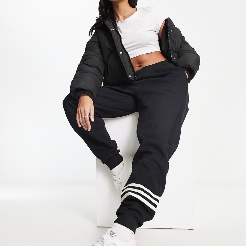Adidas  Originals neuclassics joggers in black